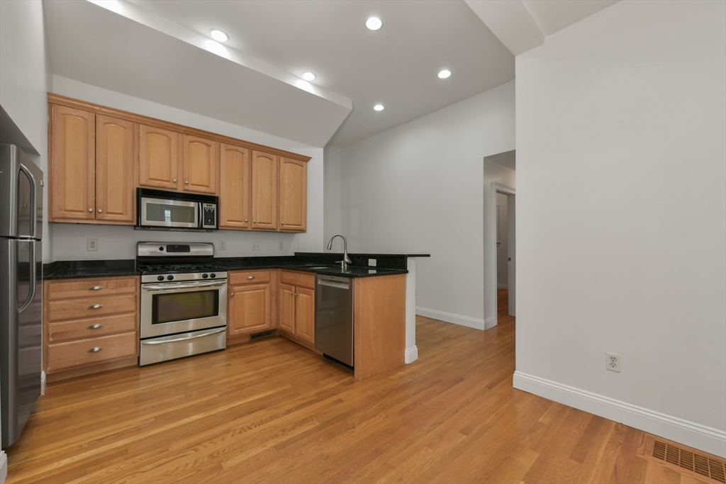 183 L St 1