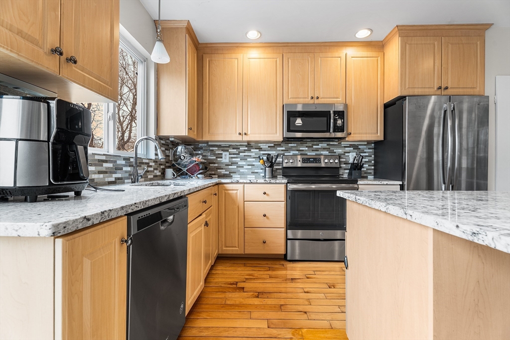 661 Main St 661