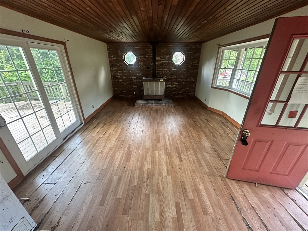 38 Conlyn Ave