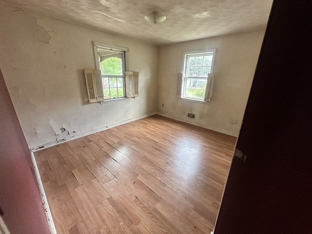 38 Conlyn Ave