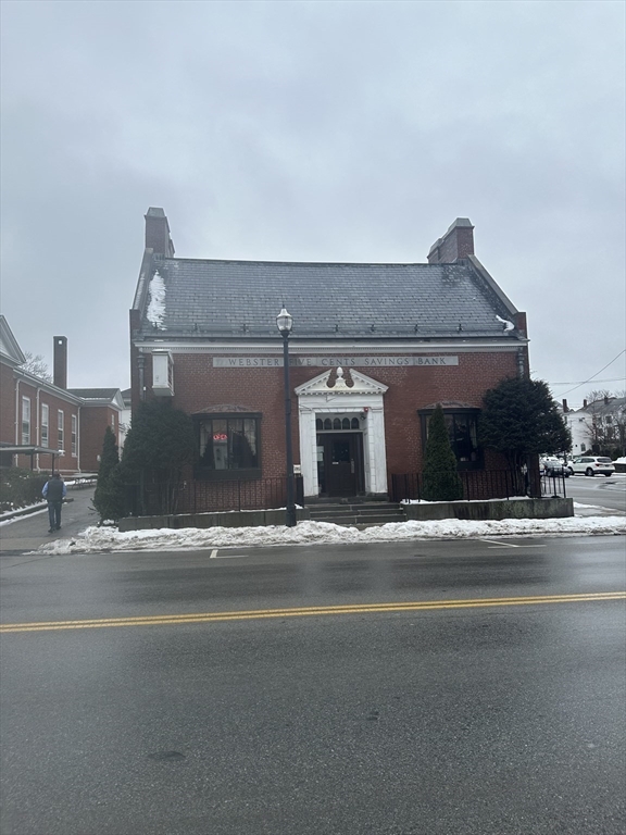 290 Main St
