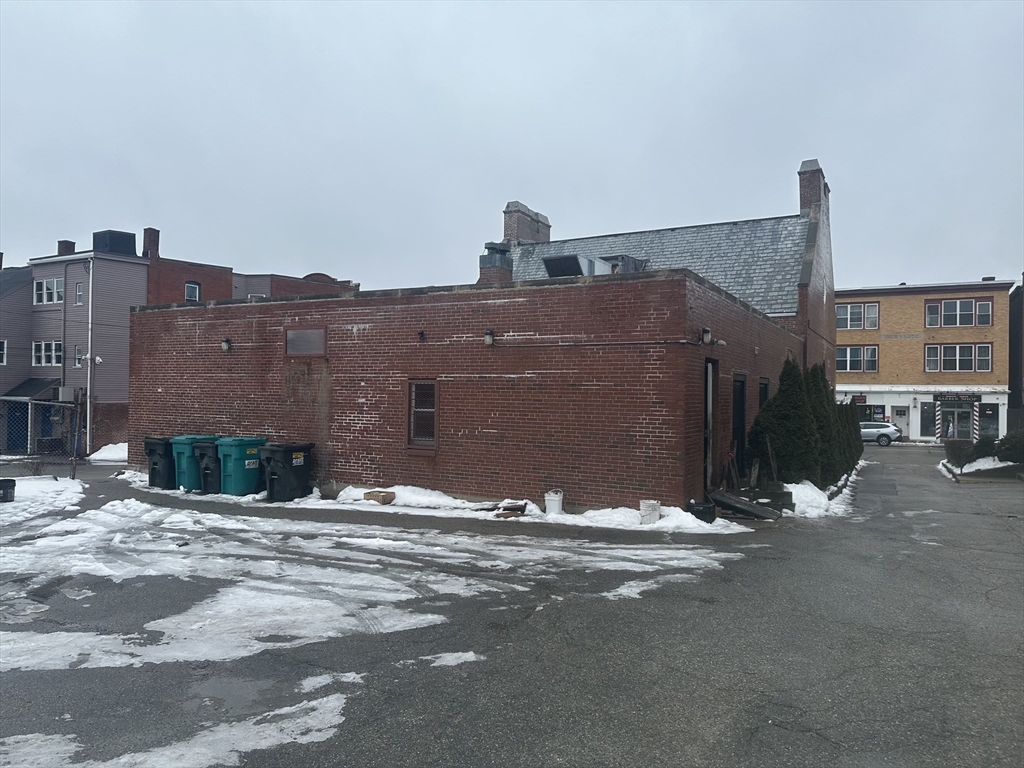 290 Main St