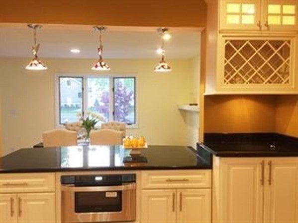 633 Saw Mill Brook Pkwy #1, Newton, MA, 633 Saw Mill Brook Pkwy #1, Newton, MA Photo #6