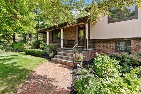 6 Maureen Rd Lexington MA 02420