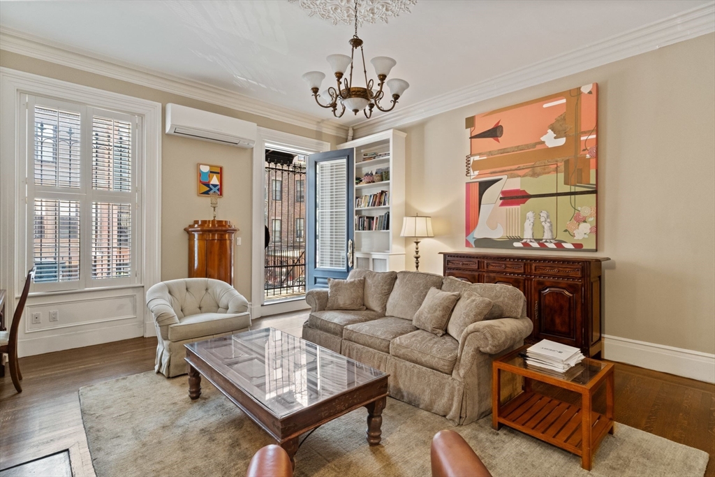 Click for 128 Marlborough Street #2, Boston, MA slideshow