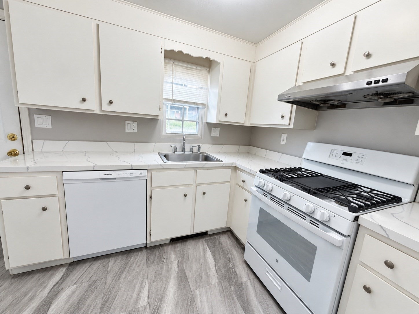 1271 Pawtucket Blvd #11, Lowell, MA Photo #8