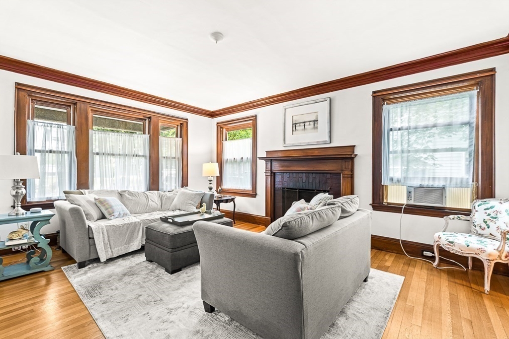 17-19 Linden Ave