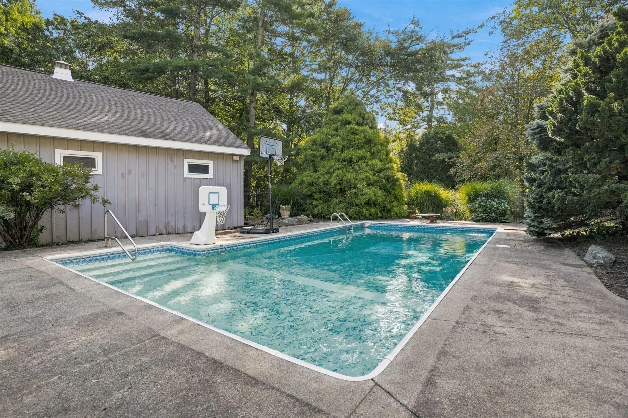 90 Topsfield Road