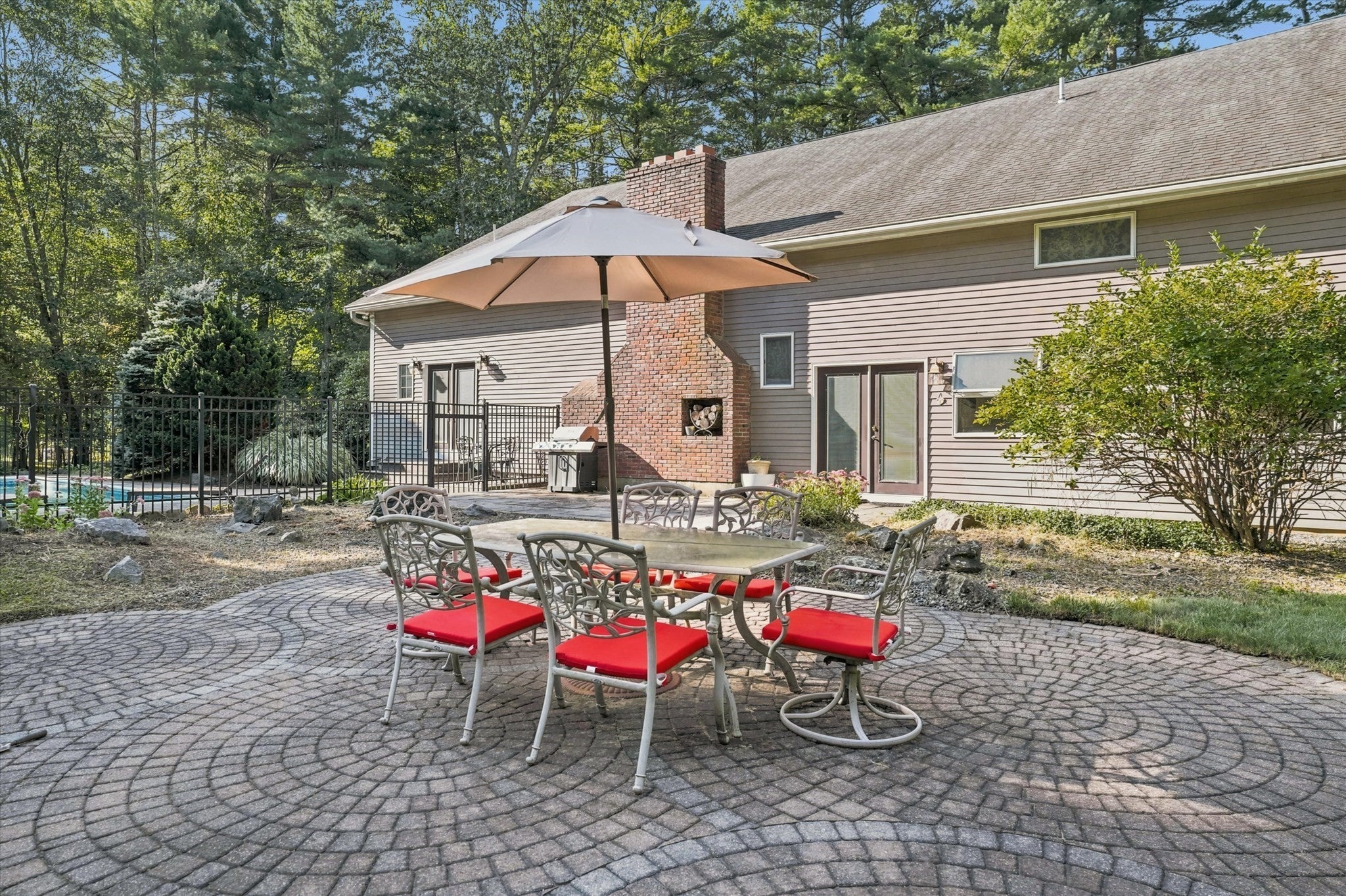 90 Topsfield Road