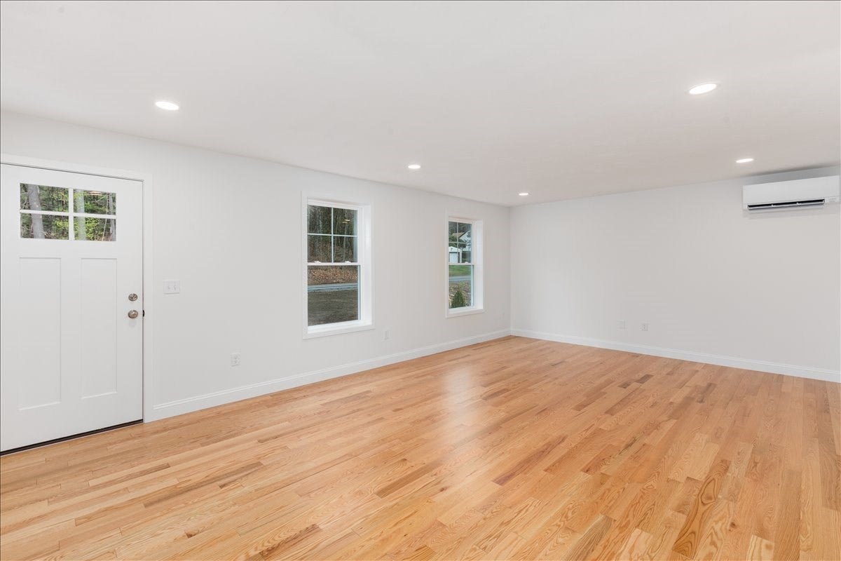 1152 Bridge St, Pelham, NH, 1152 Bridge St, Pelham, NH Photo #7