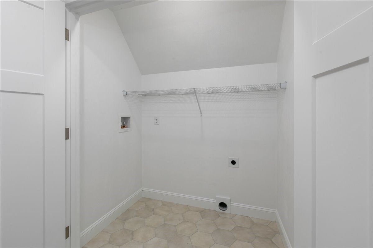 1152 Bridge St, Pelham, NH, 1152 Bridge St, Pelham, NH Photo #32