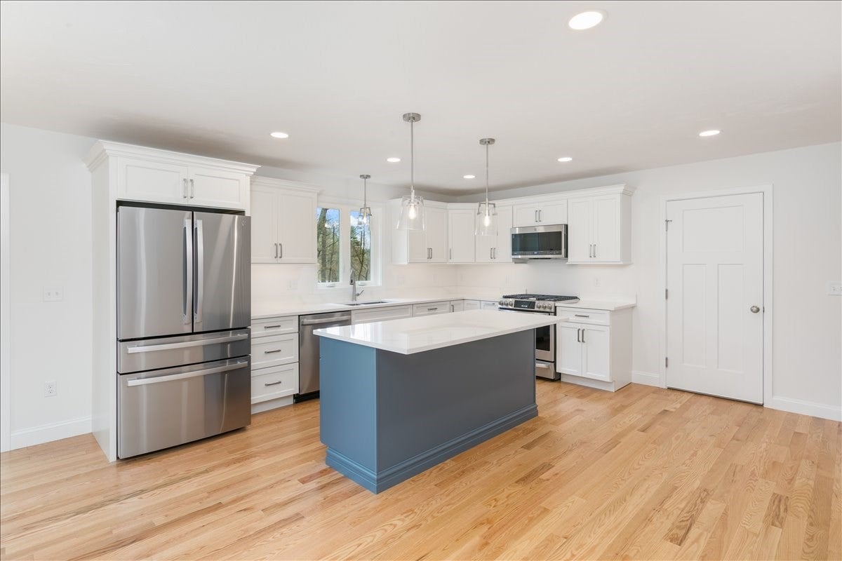 1152 Bridge St, Pelham, NH, 1152 Bridge St, Pelham, NH Photo #11