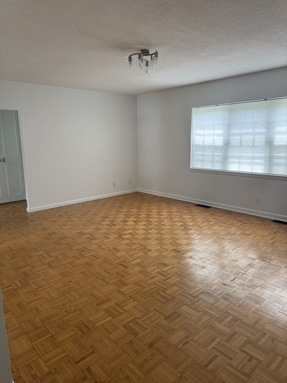 137 Lake Shore Rd 2