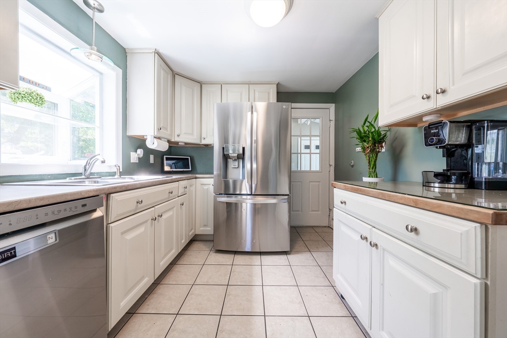8 Forest Hill Dr