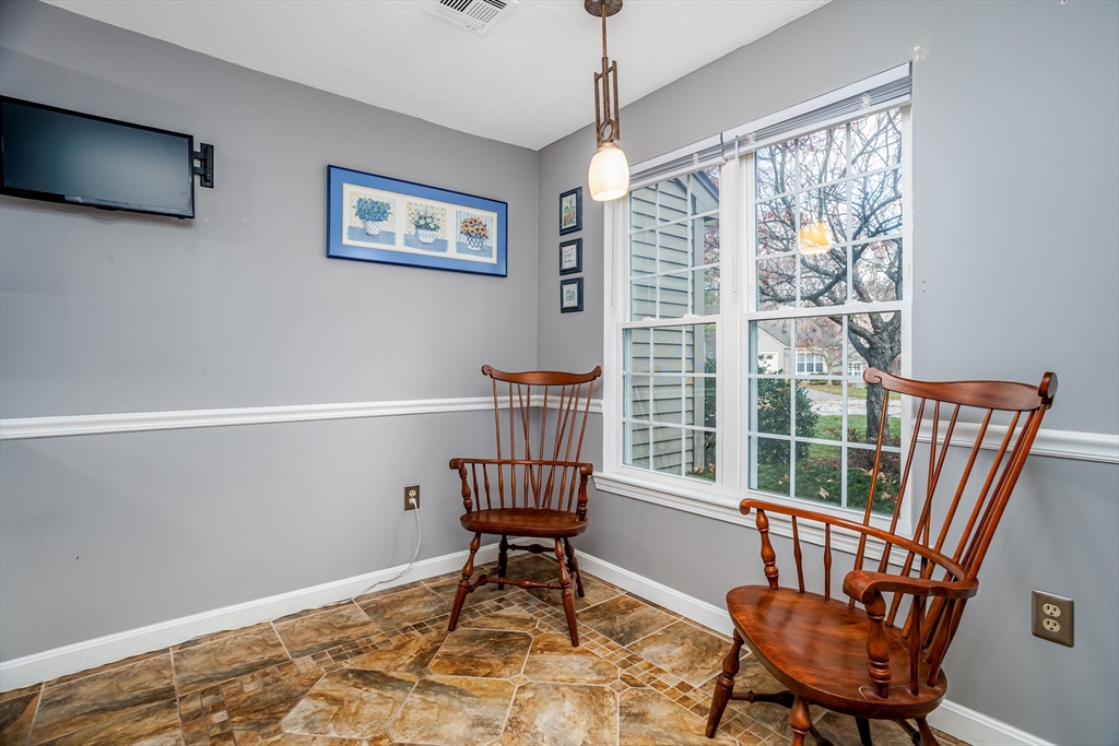 303 Ridgefield Cir C