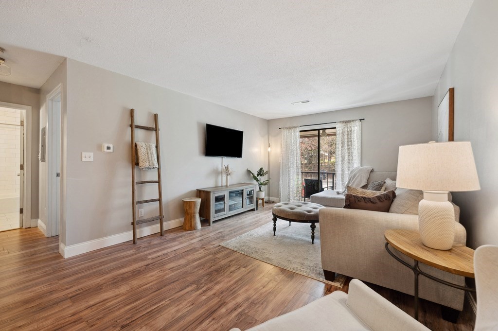 7 Greenbriar Dr 306