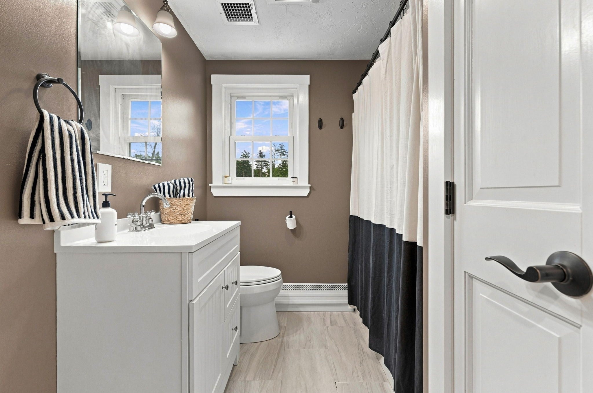 554 High St, Hanson, MA, 554 High St, Hanson, MA Photo #26