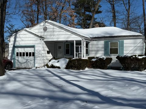 Photo of 137 Carnavon Cir, Springfield, MA 01109 (MLS # 73495686)