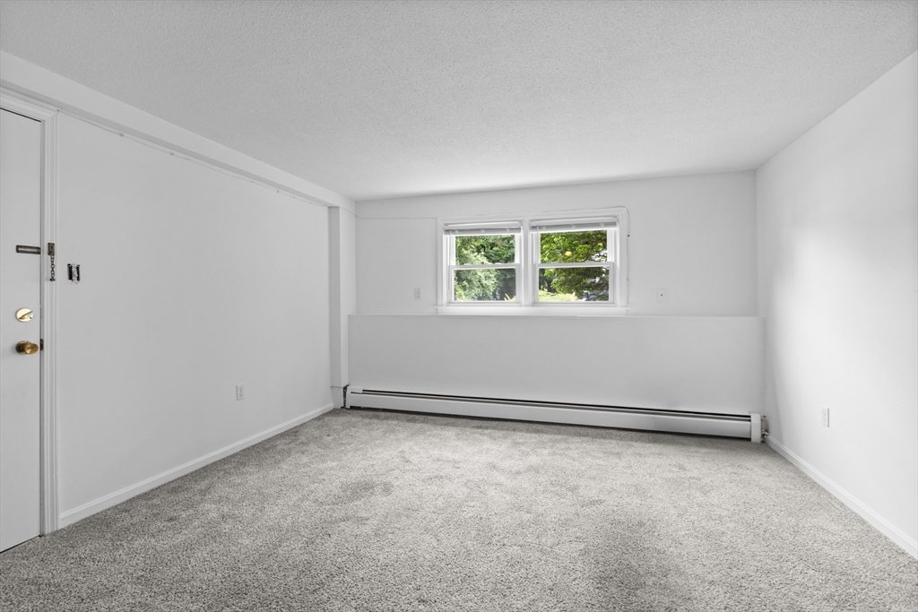 21 Groton St 5
