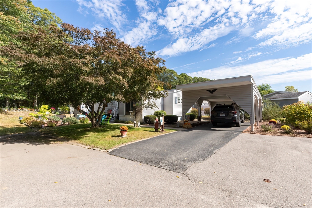 Plainville, Massachusetts 02762, United States, 2 Bedrooms Bedrooms, ,1 BathroomBathrooms,Residential,Active,224413