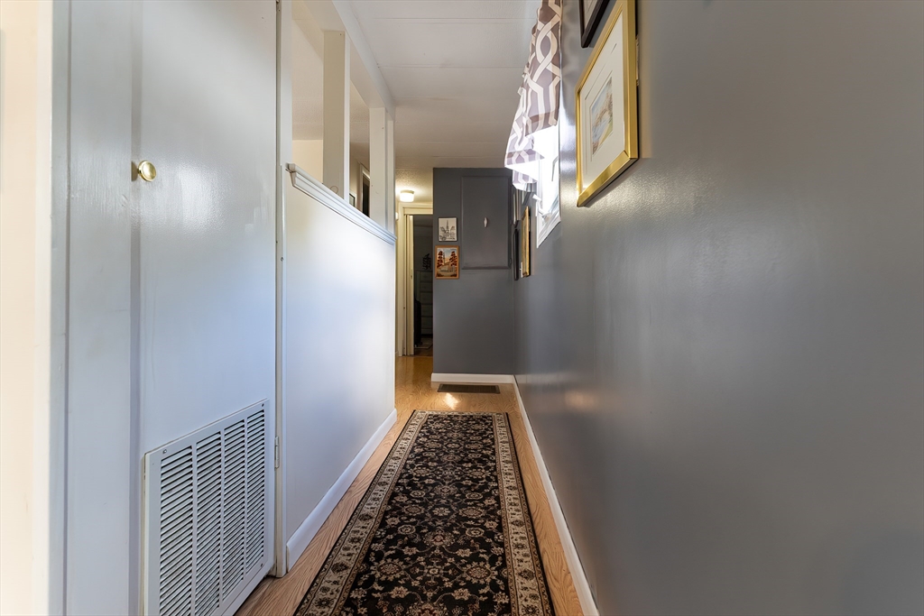 Plainville, Massachusetts 02762, United States, 2 Bedrooms Bedrooms, ,1 BathroomBathrooms,Residential,Active,224413