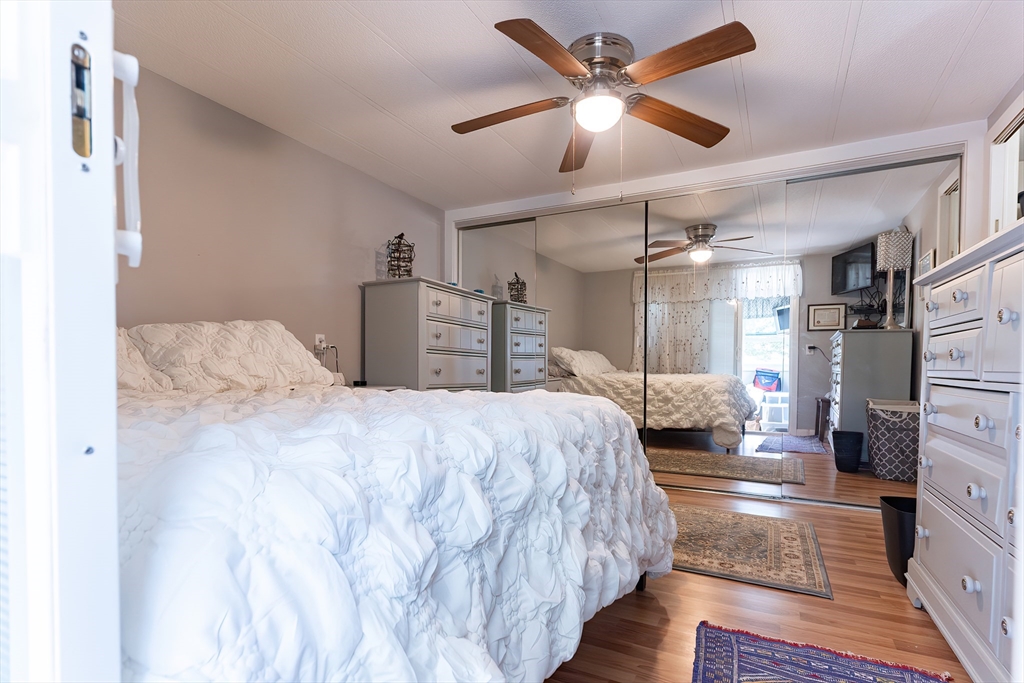 Plainville, Massachusetts 02762, United States, 2 Bedrooms Bedrooms, ,1 BathroomBathrooms,Residential,Active,224413