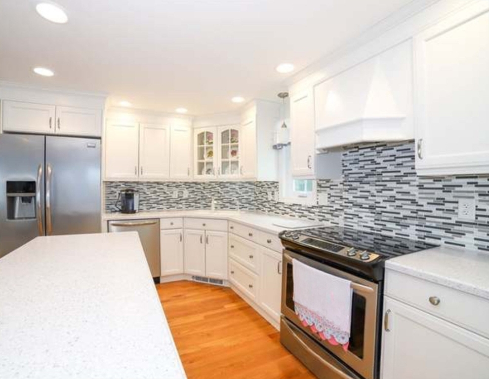 33 Ladyslipper Dr