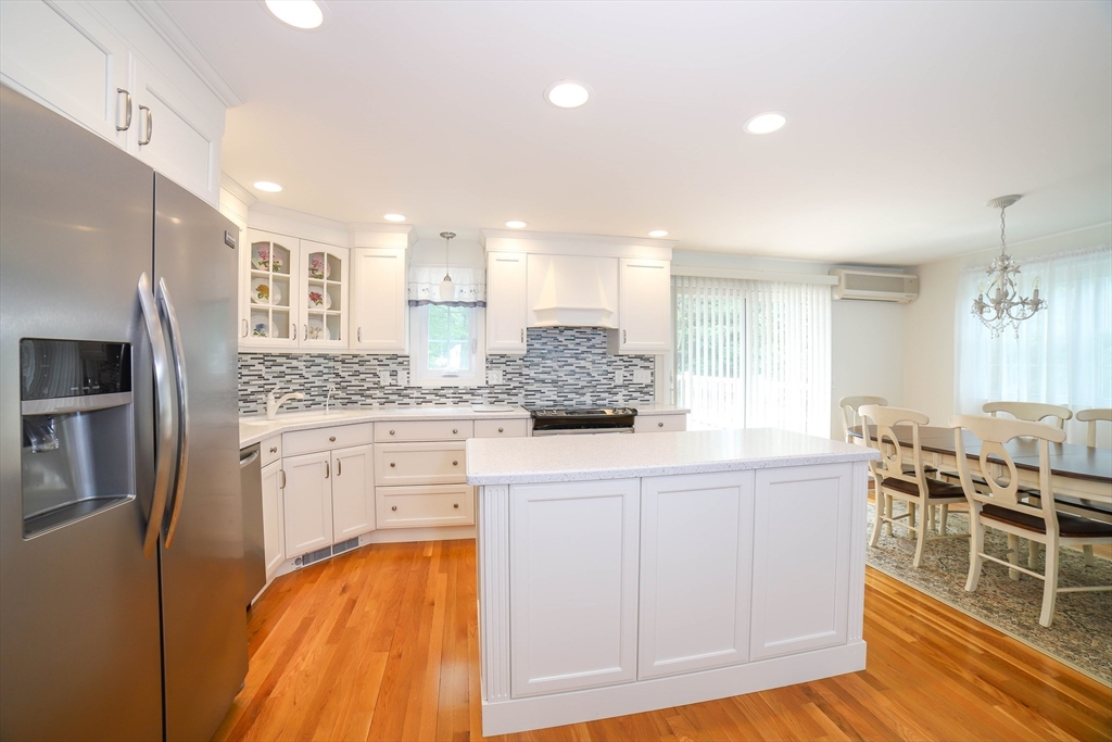 33 Ladyslipper Dr