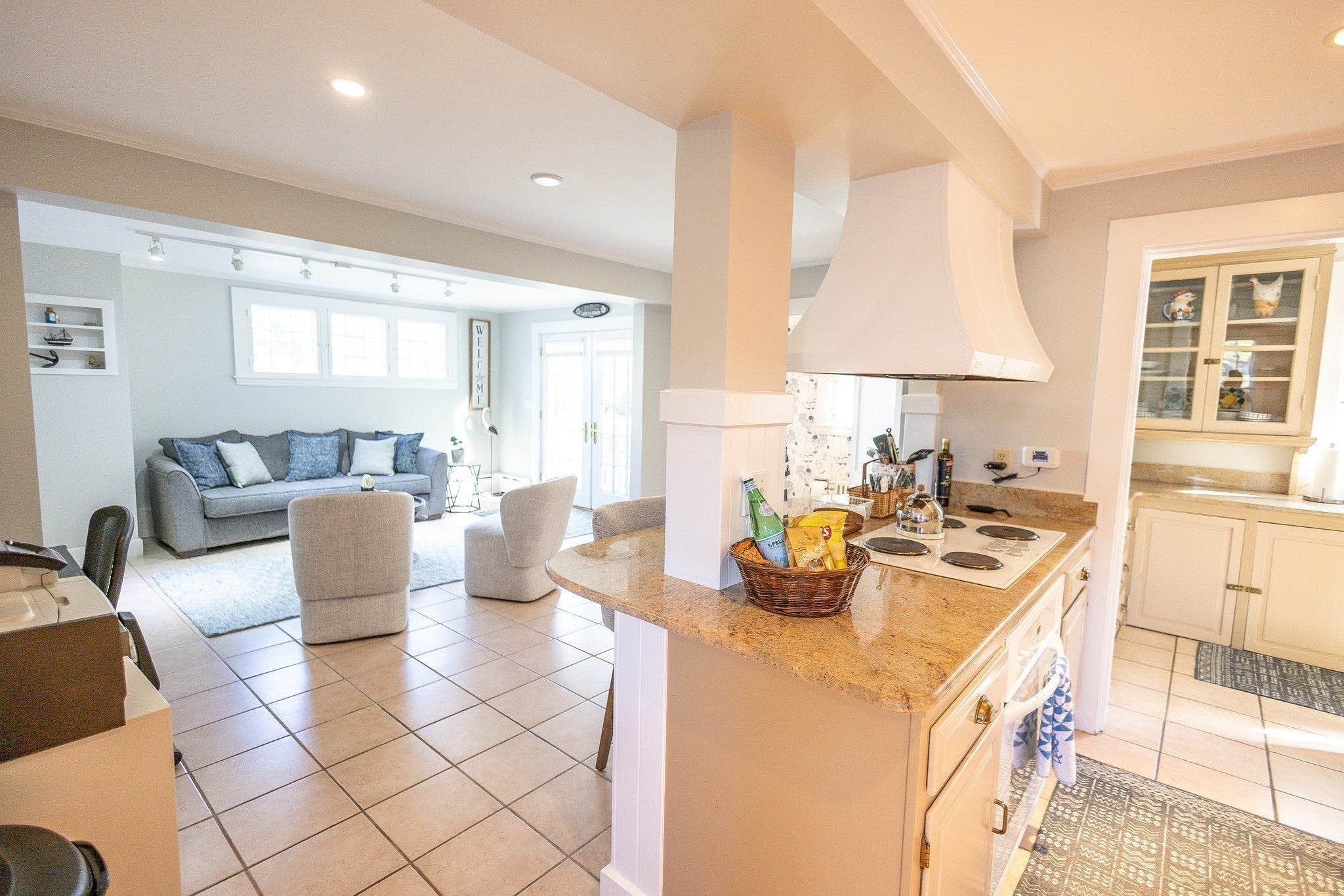 10 Orchard Road, Gloucester, MA, 10 Orchard Road, Gloucester, MA Photo #5