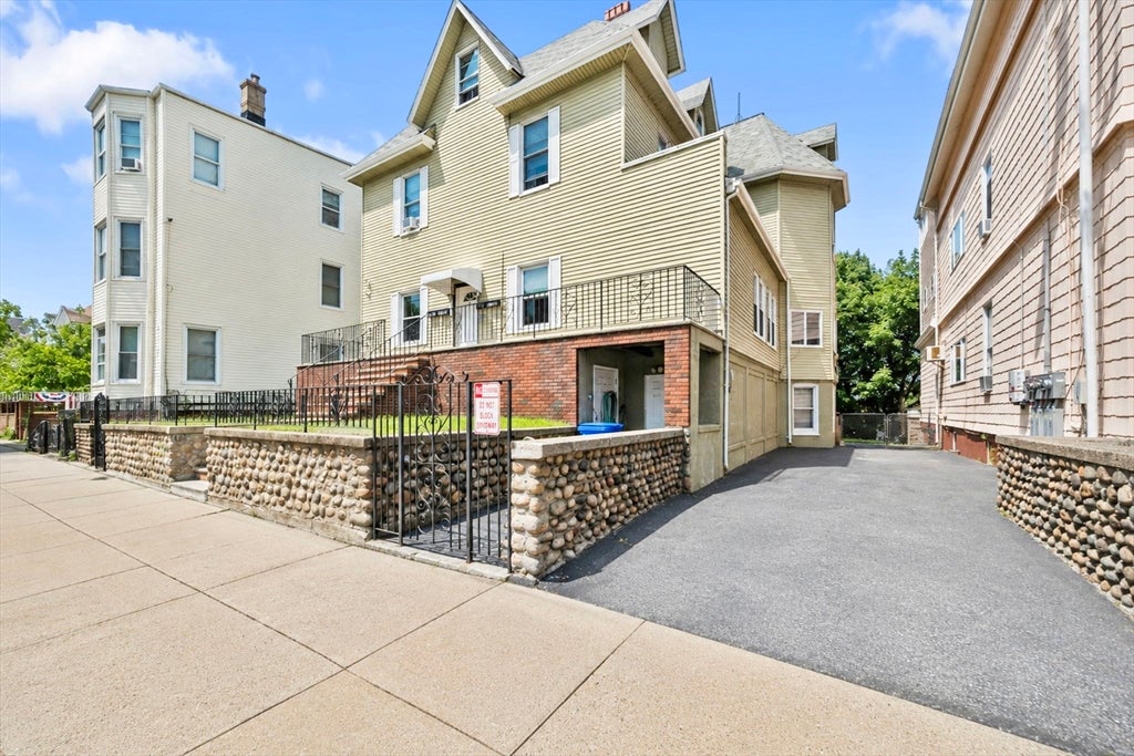 Photo of 254-256 E Eagle St, Boston, MA