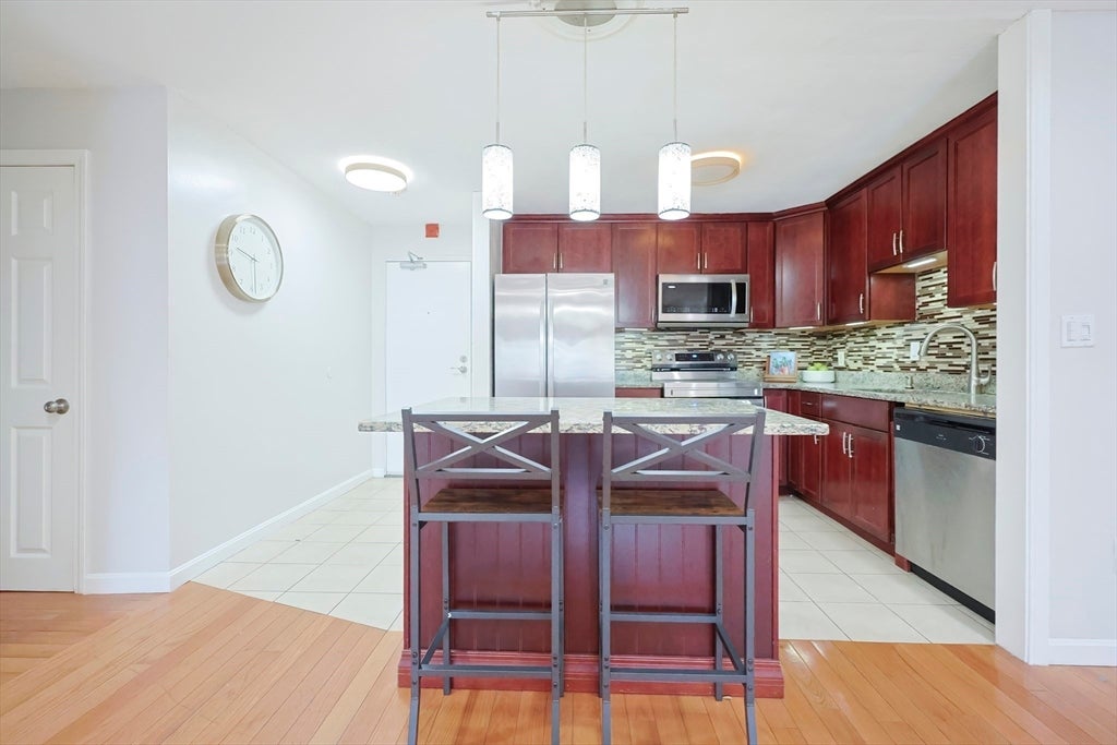 32 Whites AVE #E212, Watertown, MA Photo #1