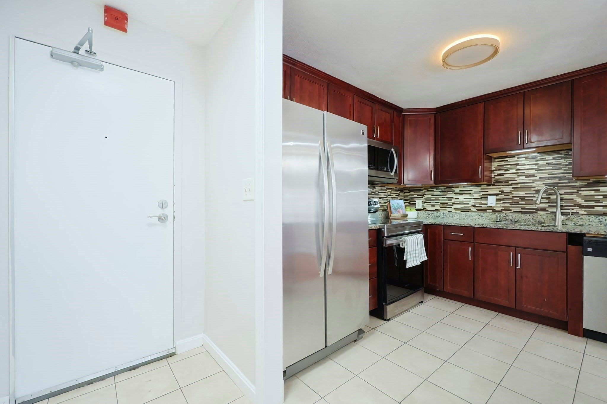 32 Whites AVE #E212, Watertown, MA, 32 Whites AVE #E212, Watertown, MA Photo #3