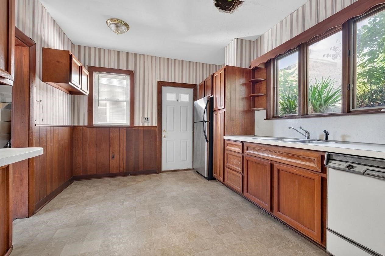 19 Stearns Rd, Boston, MA, 19 Stearns Rd, Boston, MA Photo #10