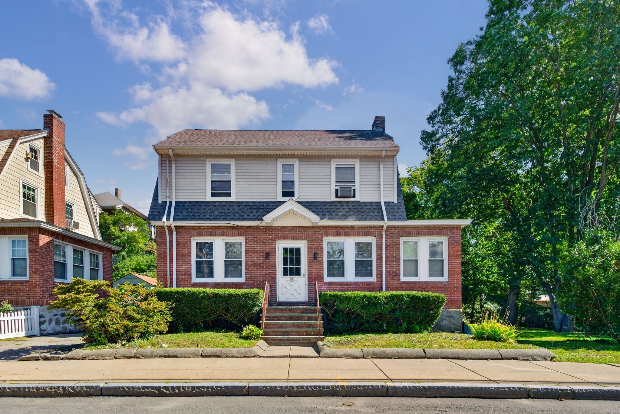 Photo of 19 Stearns Rd, Boston, MA