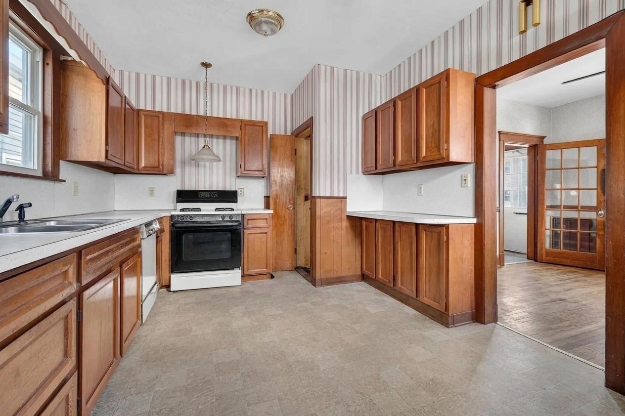 19 Stearns Rd, Boston, MA, 19 Stearns Rd, Boston, MA Photo #11