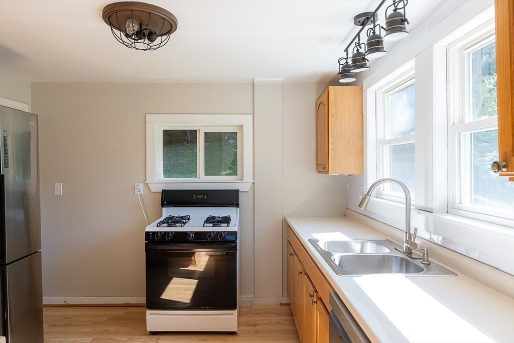 24 Belvidere Rd, Haverhill, MA, 24 Belvidere Rd, Haverhill, MA Photo #8