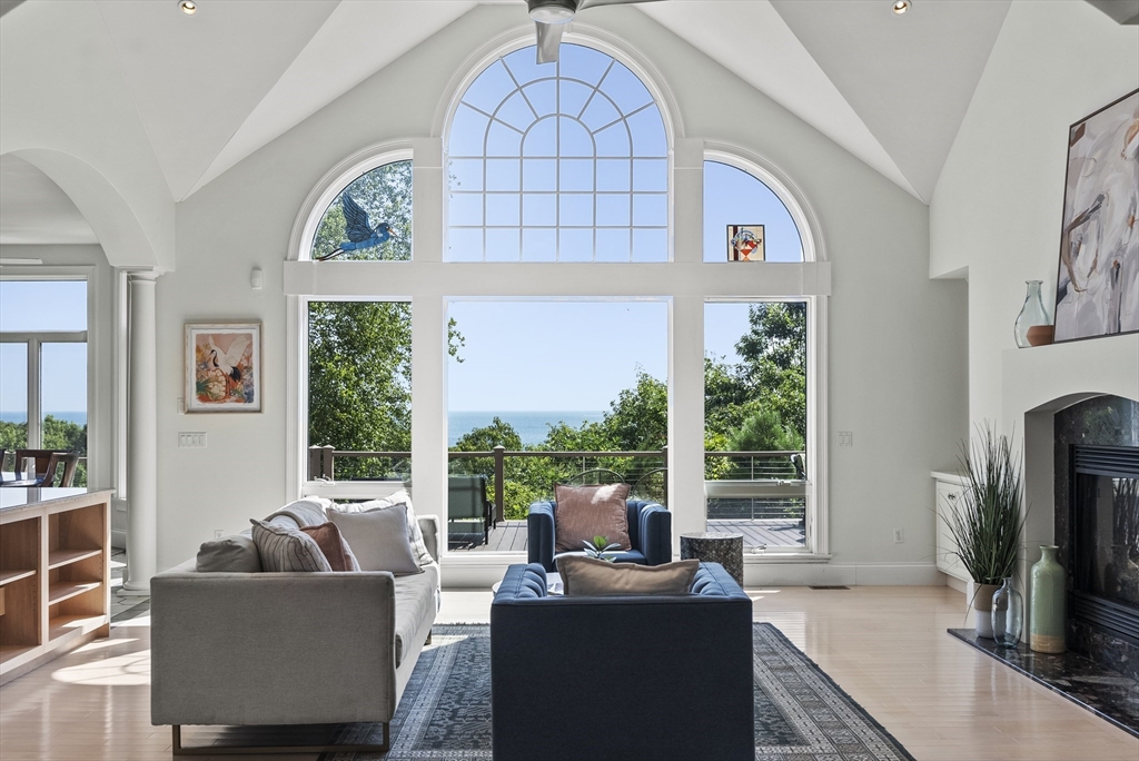 322 R Center Hill Rd