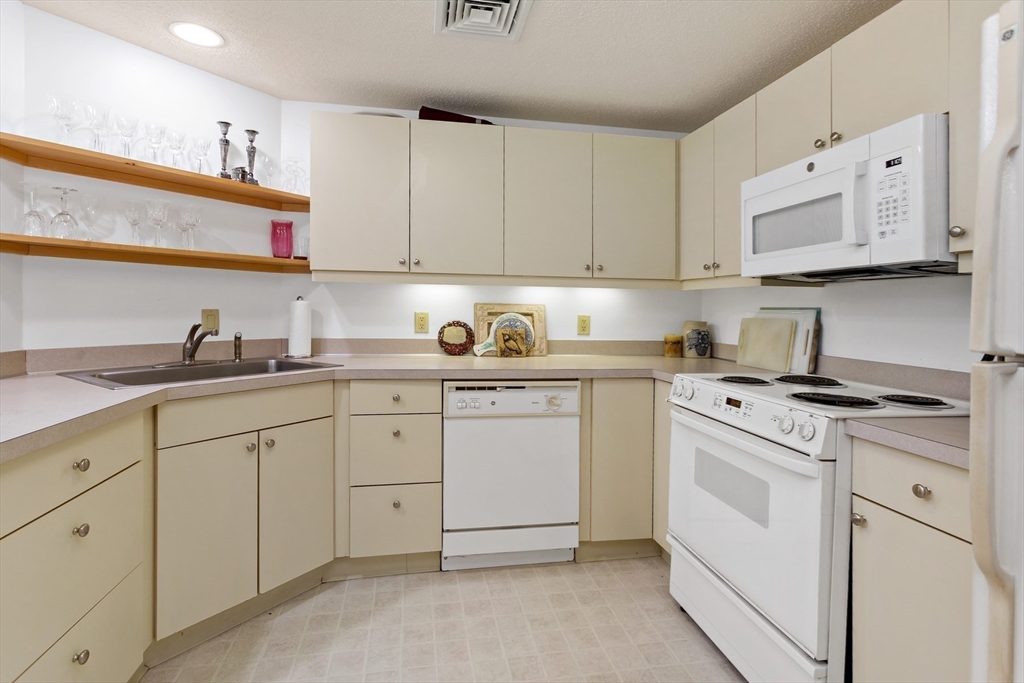 1207 Heatherwood 1207