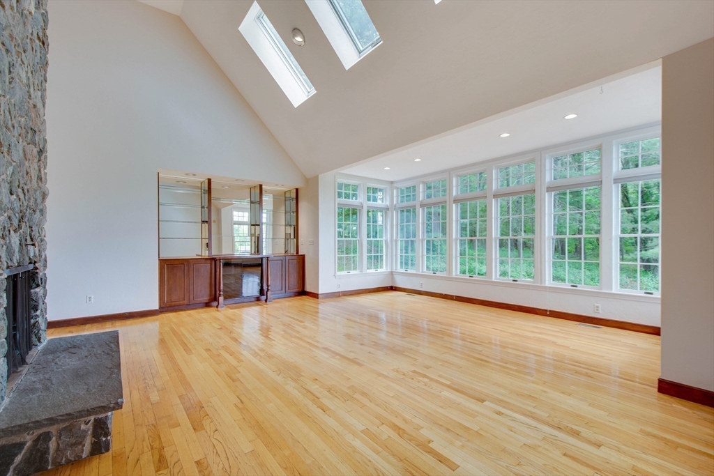 Dover, Massachusetts 02030, United States, 4 Bedrooms Bedrooms, ,4 BathroomsBathrooms,Residential,Active,127592