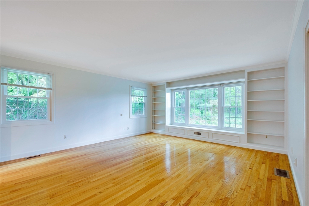 Dover, Massachusetts 02030, United States, 4 Bedrooms Bedrooms, ,4 BathroomsBathrooms,Residential,Active,127592