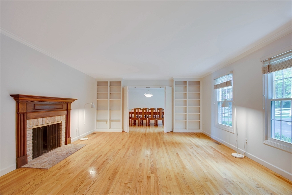 107 Farm St