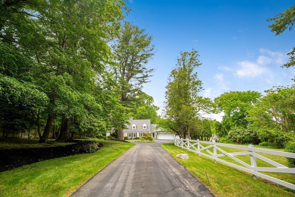 Dover, Massachusetts 02030, United States, 4 Bedrooms Bedrooms, ,4 BathroomsBathrooms,Residential,Active,127592