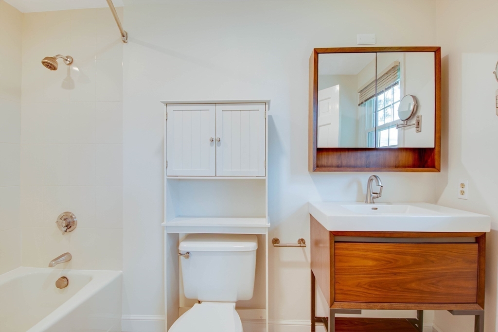 Dover, Massachusetts 02030, United States, 4 Bedrooms Bedrooms, ,4 BathroomsBathrooms,Residential,Active,127592