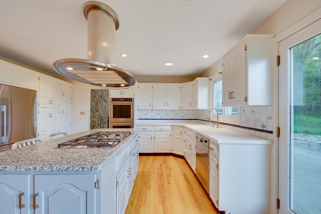 Dover, Massachusetts 02030, United States, 4 Bedrooms Bedrooms, ,4 BathroomsBathrooms,Residential,Active,127592