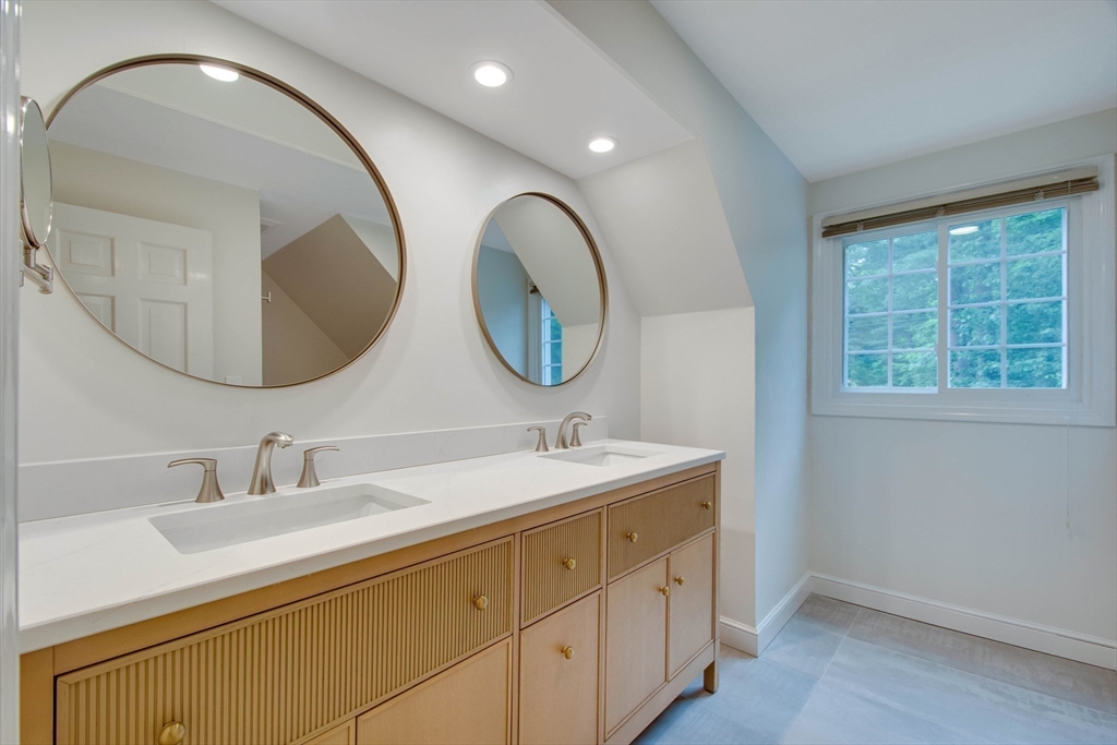 Dover, Massachusetts 02030, United States, 4 Bedrooms Bedrooms, ,4 BathroomsBathrooms,Residential,Active,127592