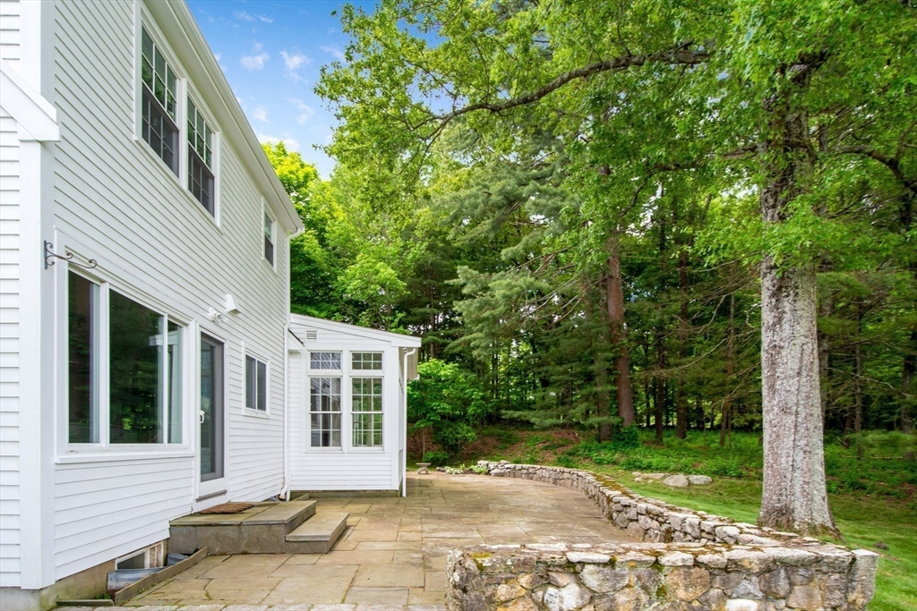 Dover, Massachusetts 02030, United States, 4 Bedrooms Bedrooms, ,4 BathroomsBathrooms,Residential,Active,127592