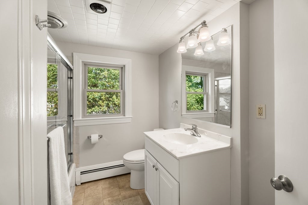 20 Oakhurst Rd, Beverly, MA, 20 Oakhurst Rd, Beverly, MA Photo #27