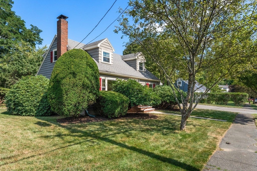 20 Oakhurst Rd, Beverly, MA, 20 Oakhurst Rd, Beverly, MA Photo #2