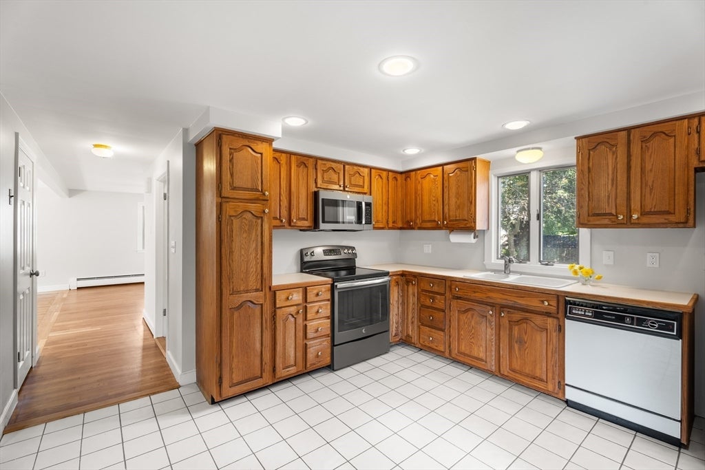20 Oakhurst Rd, Beverly, MA, 20 Oakhurst Rd, Beverly, MA Photo #15