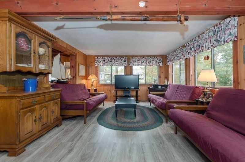 Marion, Massachusetts 02738, United States, 2 Bedrooms Bedrooms, ,1 BathroomBathrooms,Residential,Active,236373